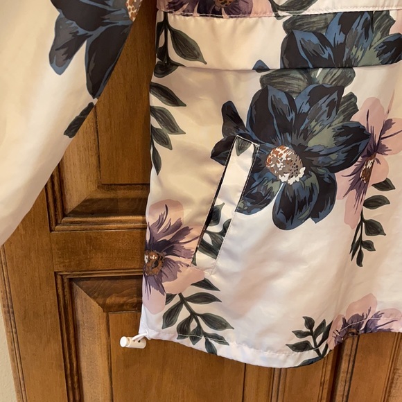 Thread supply jacket - Picture 4 of 8